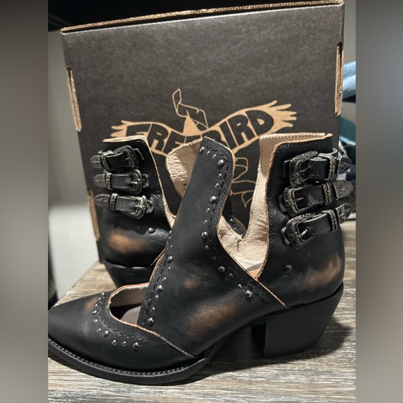 Freebirds Black Studded Ankle Booties NIB NWT - Picture 7 of 8